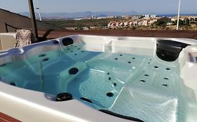 Precioso alojamiento con jacuzzi y terraza privada